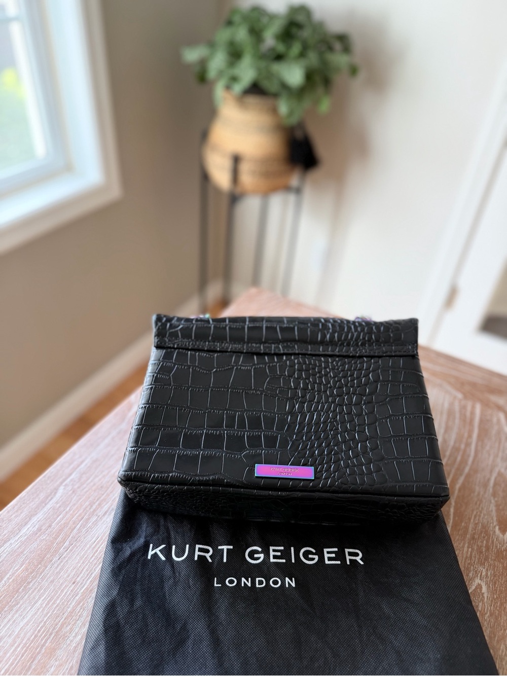 Kurt Geiger Handbag - Picture 7 of 12